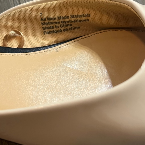 Express slip on pointed toe Flats with elastic band on the back, beige EUC - Picture 12 of 13